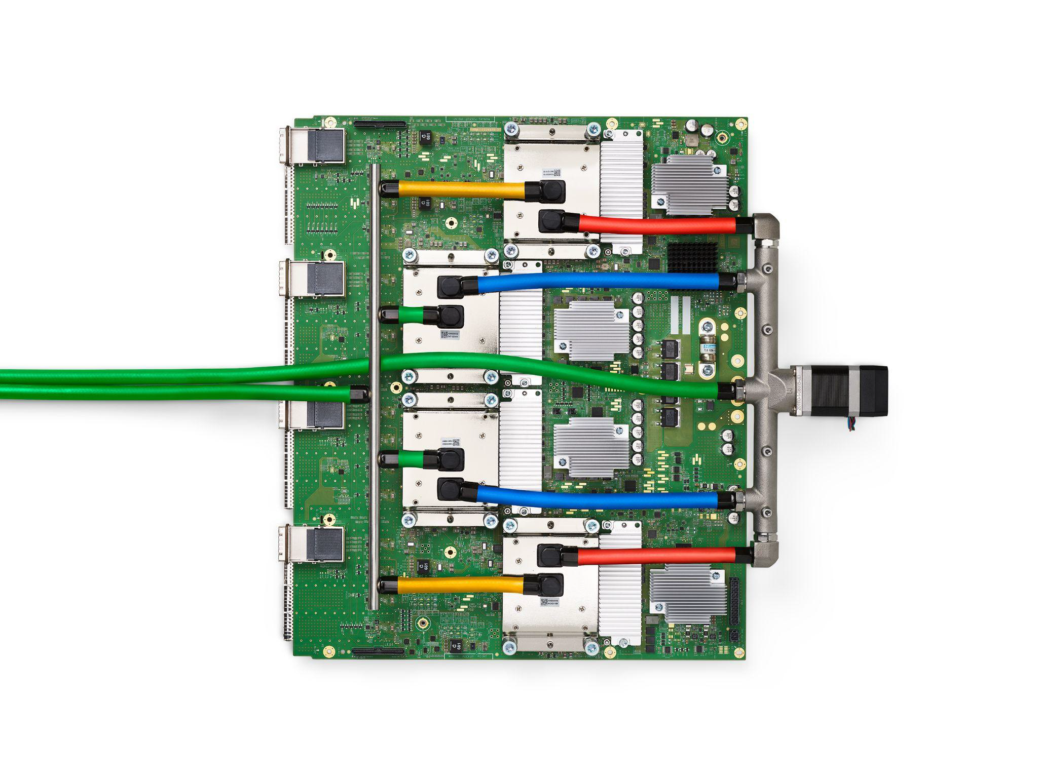 TPU v4의 실물 모습. 현재는 TPU v6e까지 출시되었다. (출처: 구글)